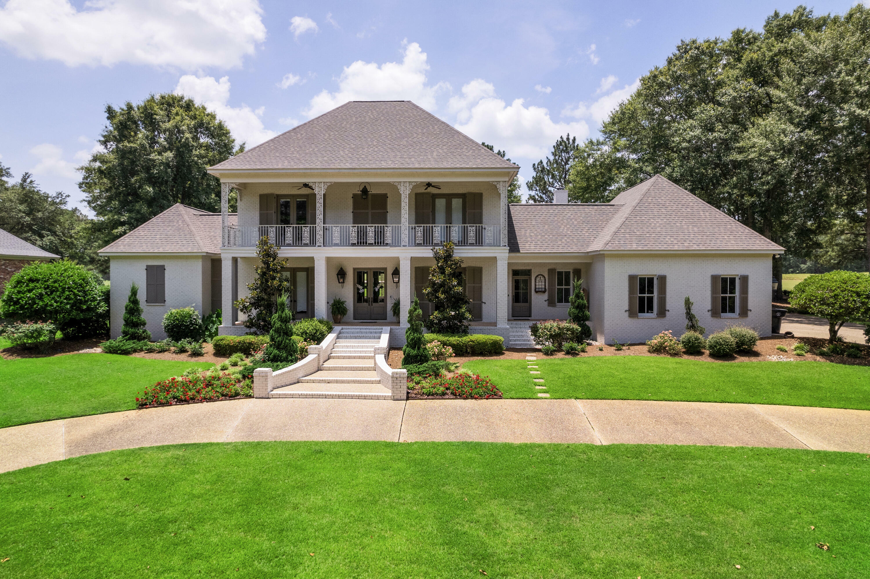 Property Photo: 278 W Canebrake Blvd MS 39402