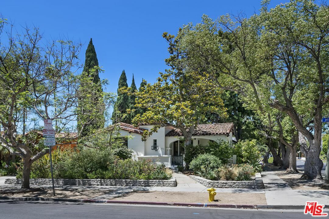 Property Photo:  2303   Midvale Ave  CA 90064 