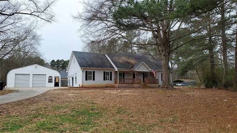 Property Photo: 835 Walton Road GA 30656