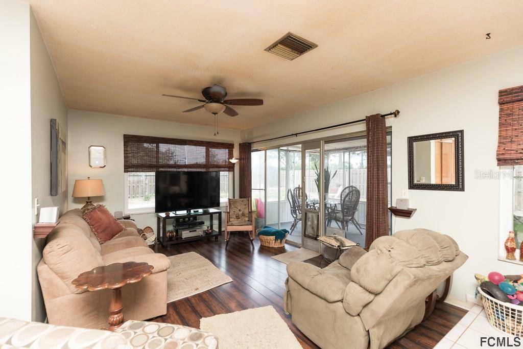 Property Photo: 29 Farrington Lane FL 32137
