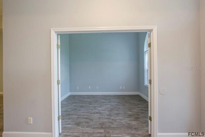 Property Photo: 3 Randall Place FL 32164