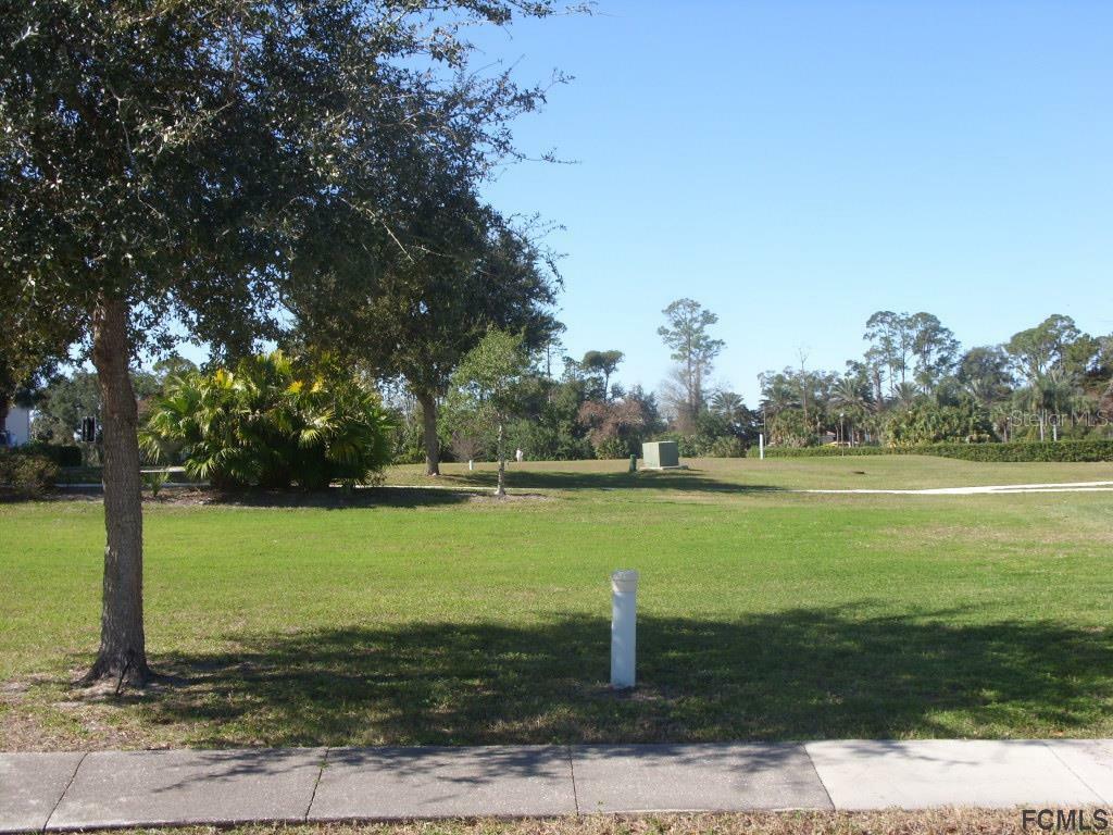 Property Photo:  4 Oakview Court  FL 32137 