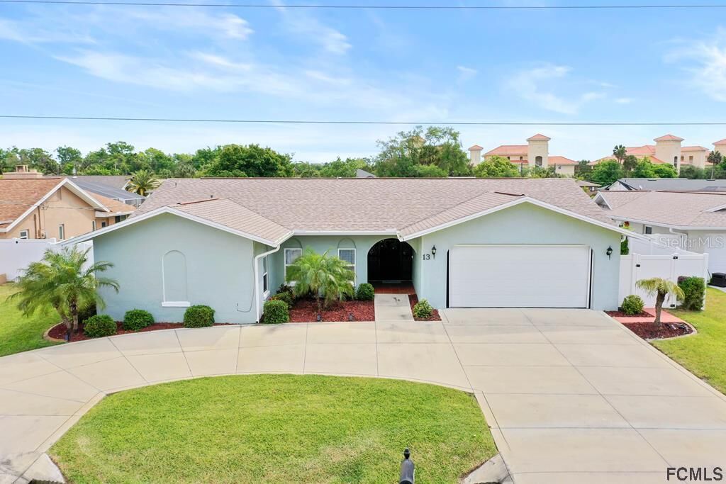 Property Photo:  13 Classic Court  FL 32137 