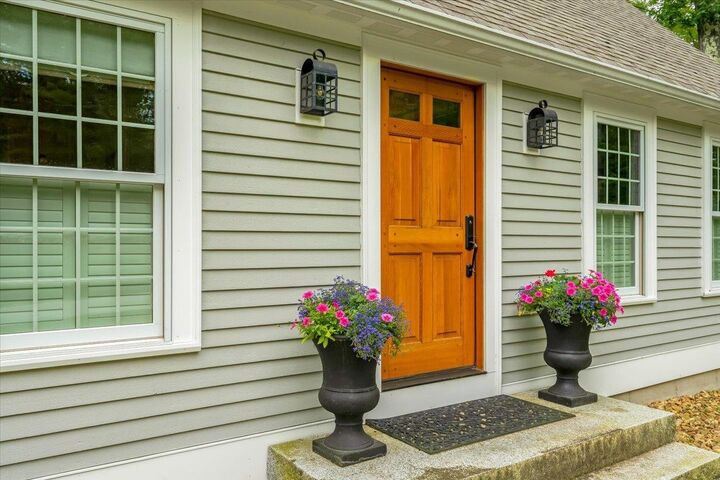 Property Photo: 1 Eagle Drive NH 03110