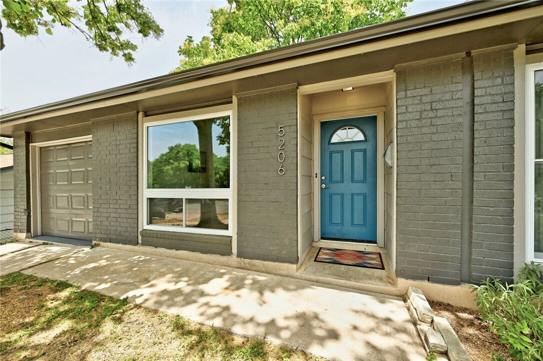 Property Photo:  5206 Emerald Forest Drive  TX 78745 