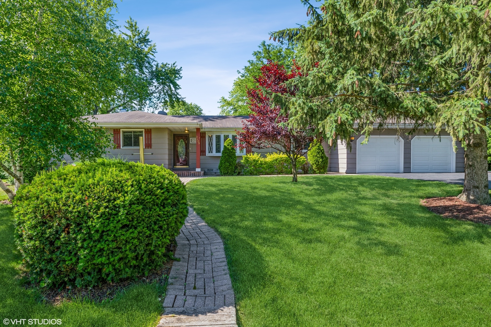 Property Photo: 2409 Orchard Lane IL 60046