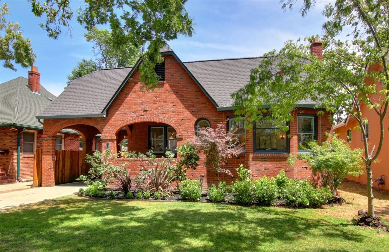 Property Photo:  855 Santa Ynez Way  CA 95816 