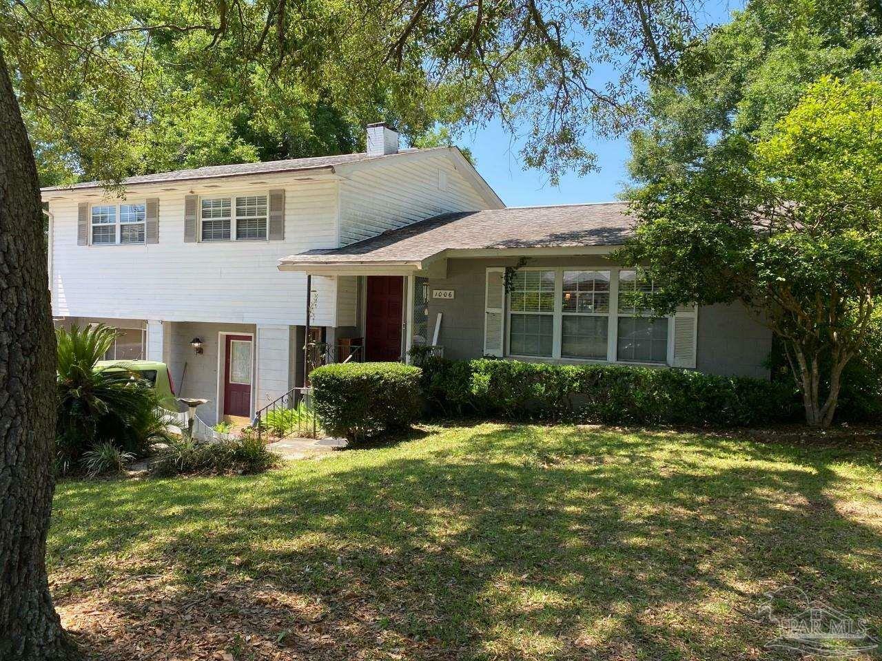 Property Photo:  1006 Montclair Rd  FL 32505 