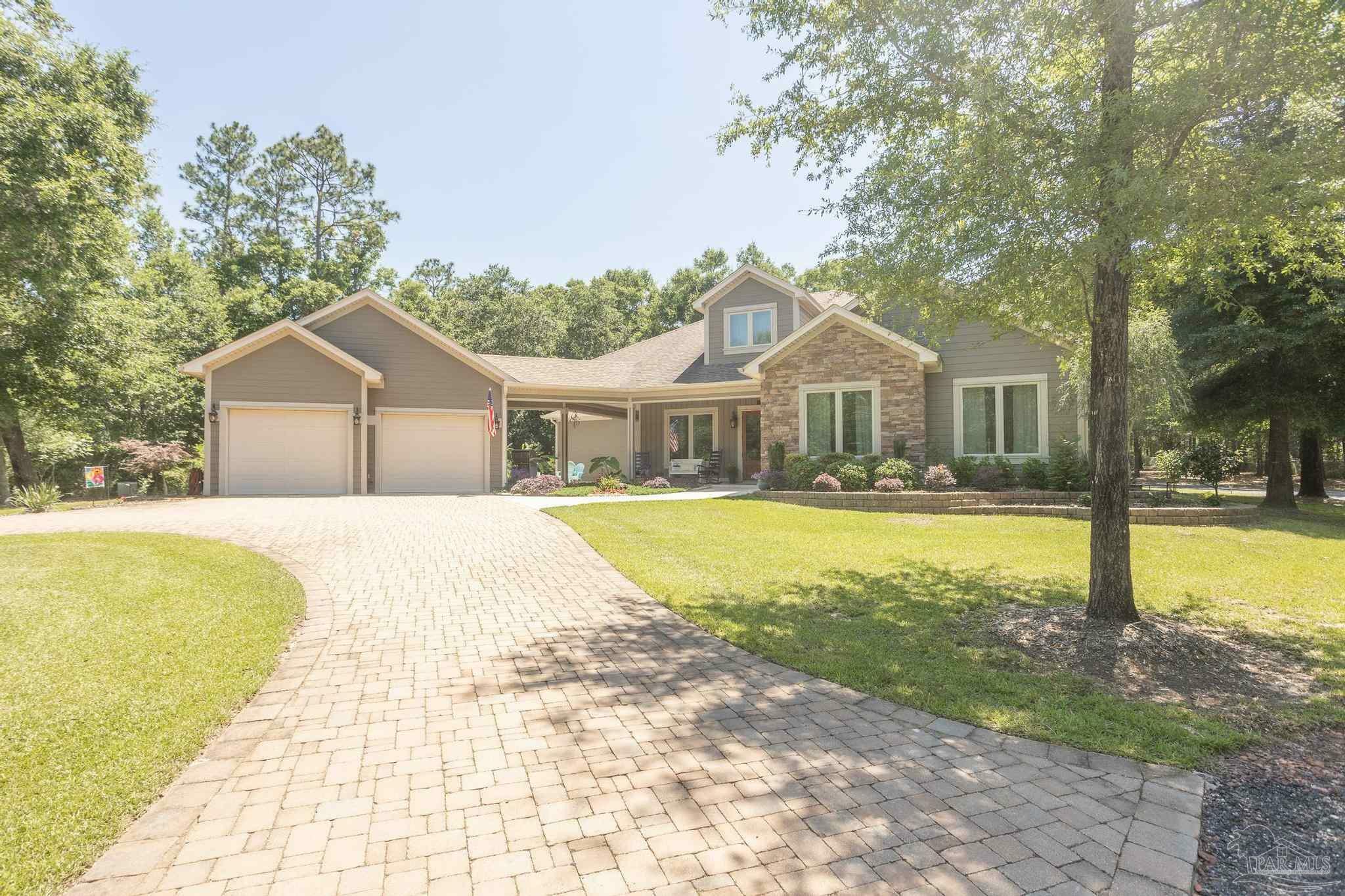 Property Photo: 5254 Windham Rd FL 32570