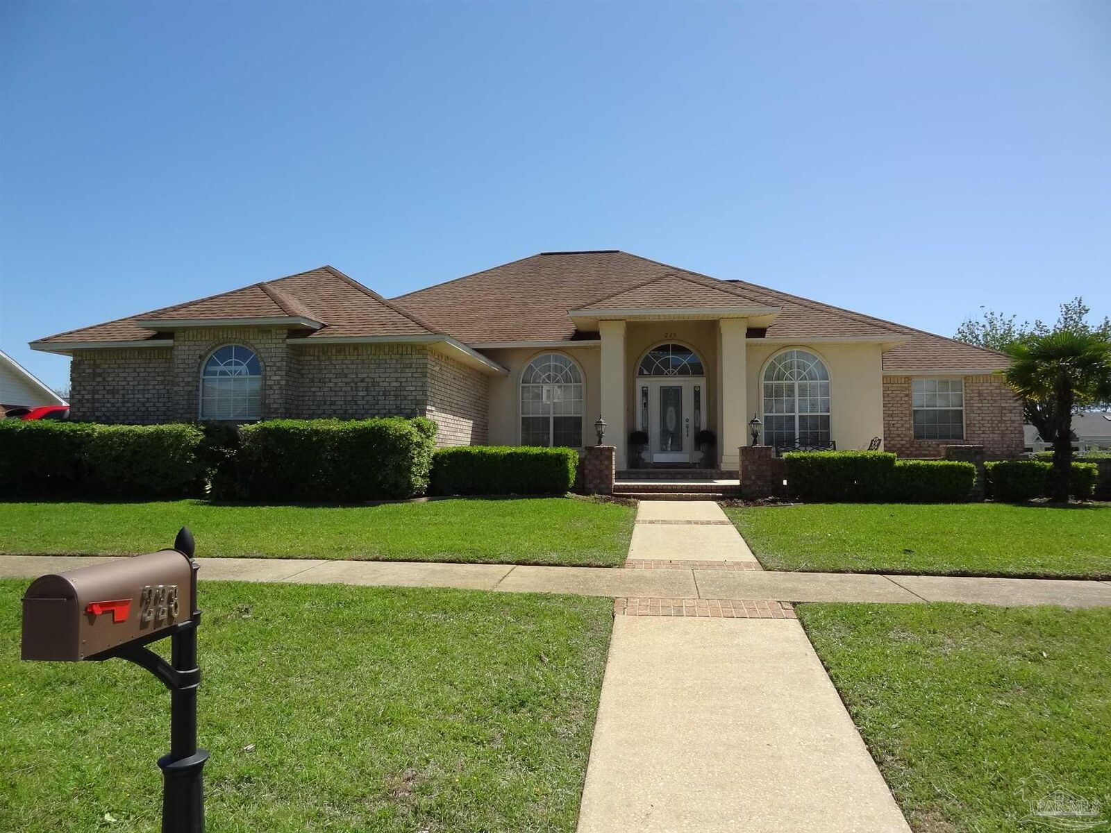 Property Photo: 228 Newberry St FL 32533