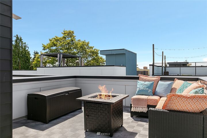 Property Photo:  6323 17th Avenue NW  WA 98107 