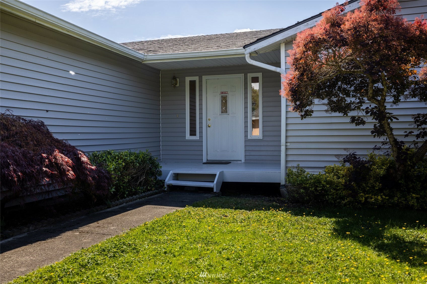 Property Photo:  205 S 30th Place  WA 98274 