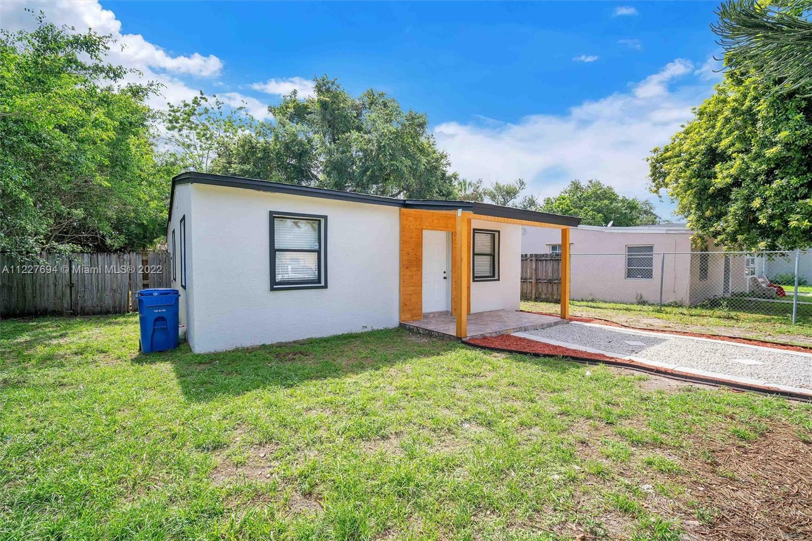 Property Photo:  401 NW 14th Way  FL 33311 