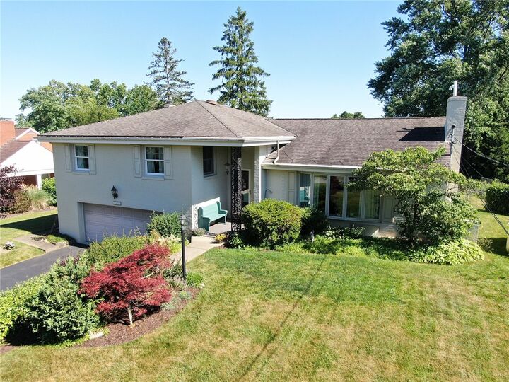 2455 Broadlawn Drive  Pittsburgh PA 15241 photo