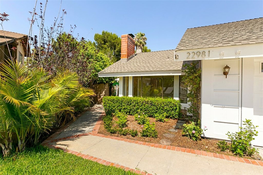 Property Photo:  22981 Cedar Point Circle  CA 92630 