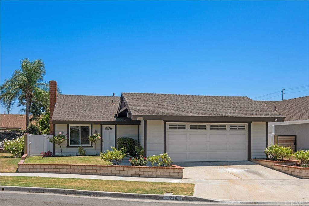 Property Photo:  1224 Hinsdale Place N  CA 92807 