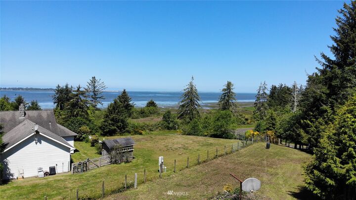 Property Photo:  13 Pirates Way  WA 98520 