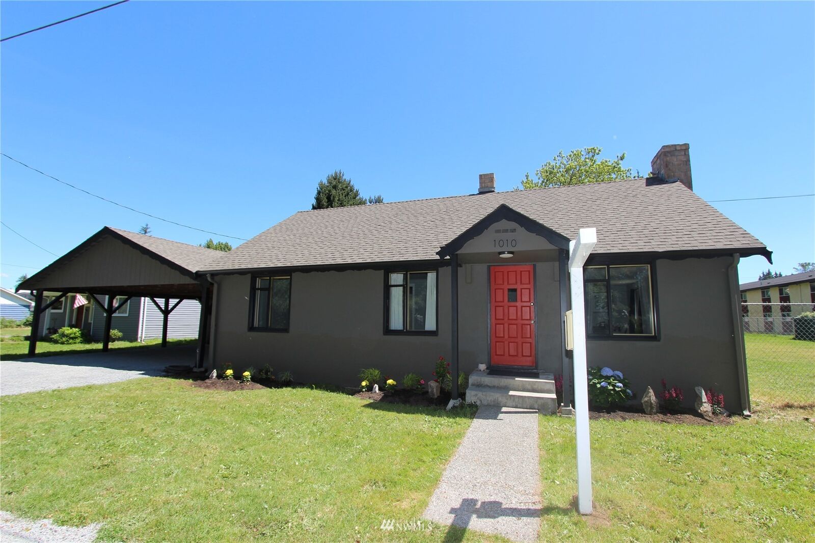 Property Photo:  1010 Ash Avenue  WA 98270 