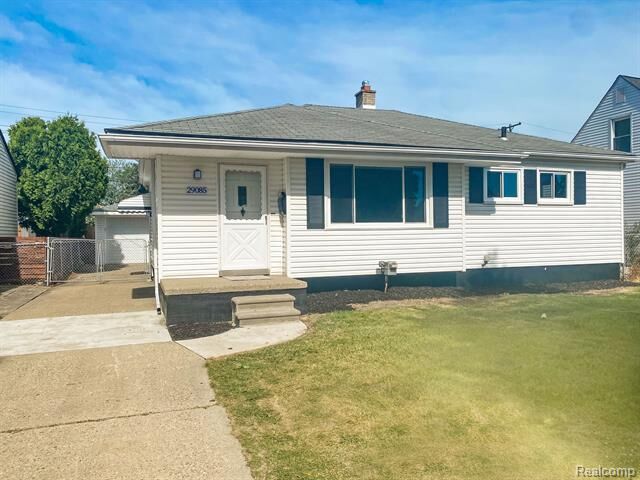 Property Photo:  29085 Commonwealth Street  MI 48066 