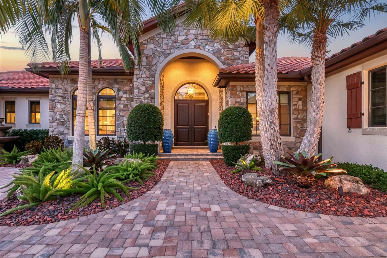 Property Photo: 8435 Lindrick Lane FL 34202
