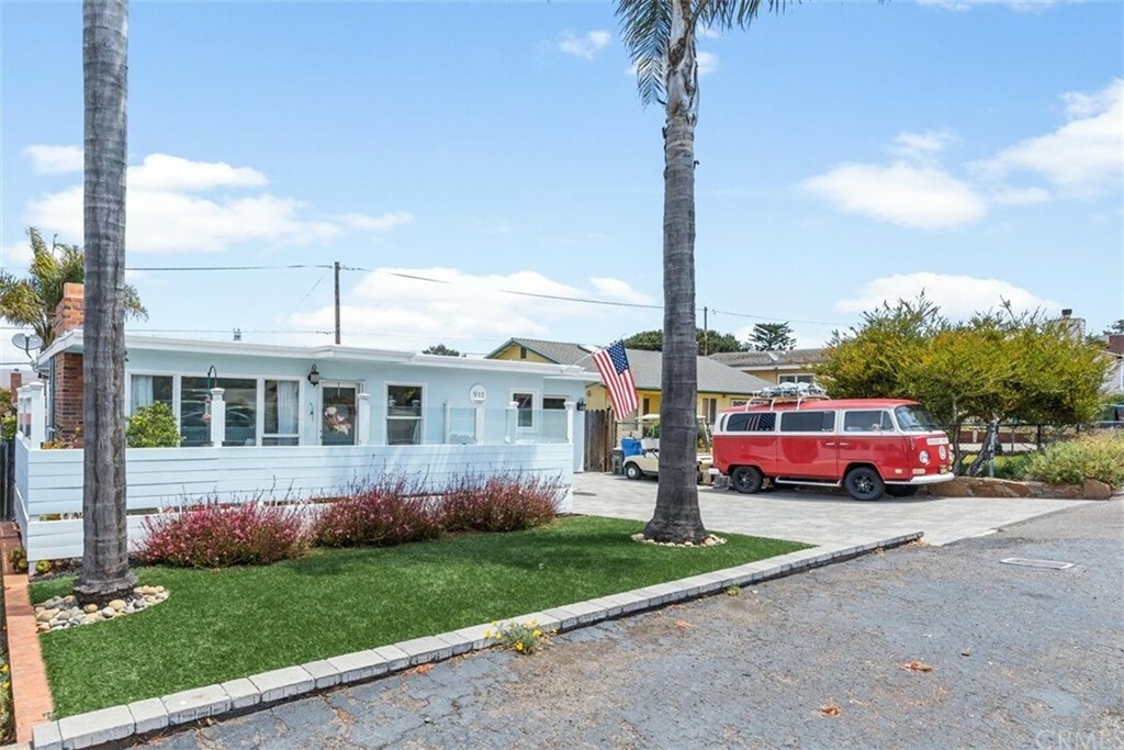 Property Photo:  911 Pecho Street  CA 93442 