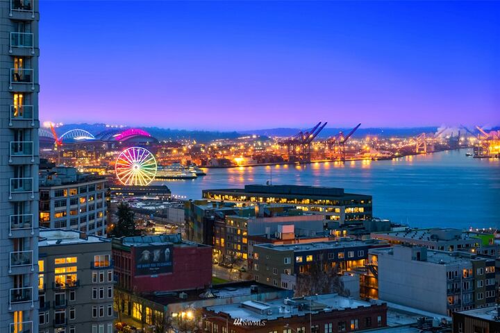 Property Photo: 2621 2nd Avenue 1803 WA 98121