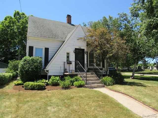 Property Photo:  175 N Axford Street  MI 48362 