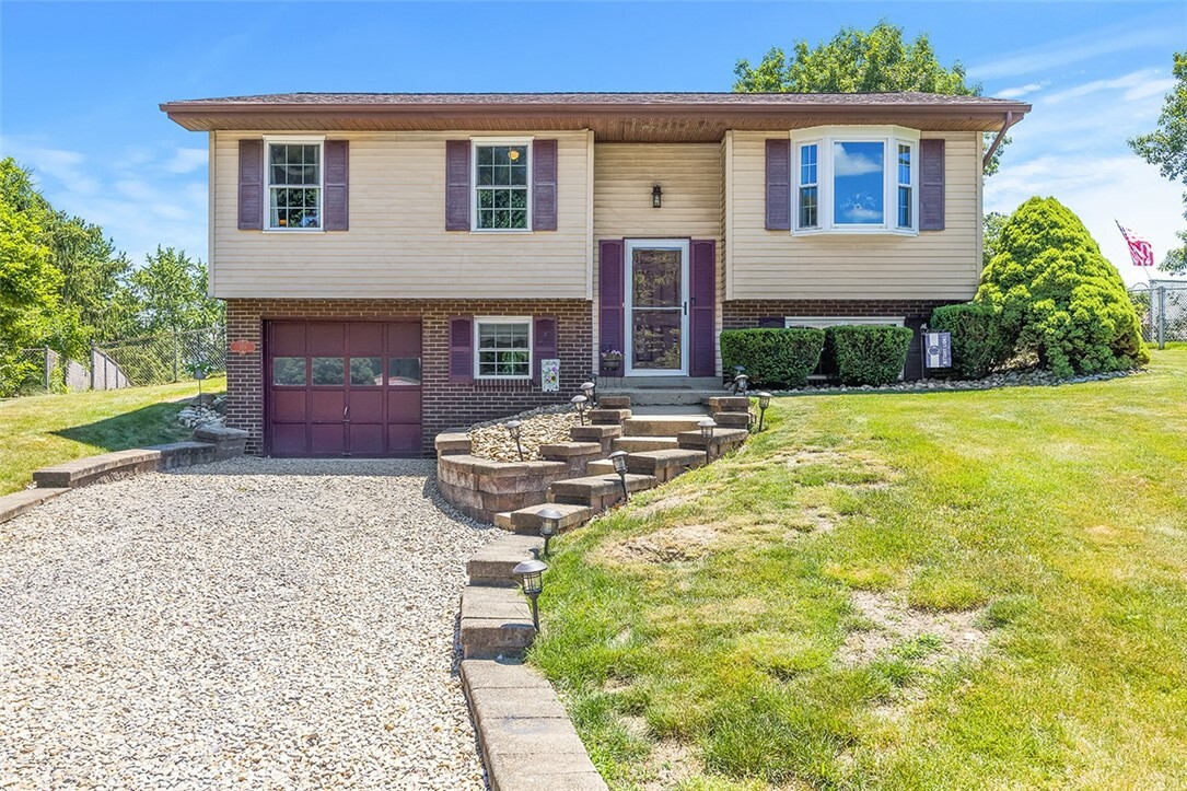 Property Photo: 156 Venango Ct PA 15068