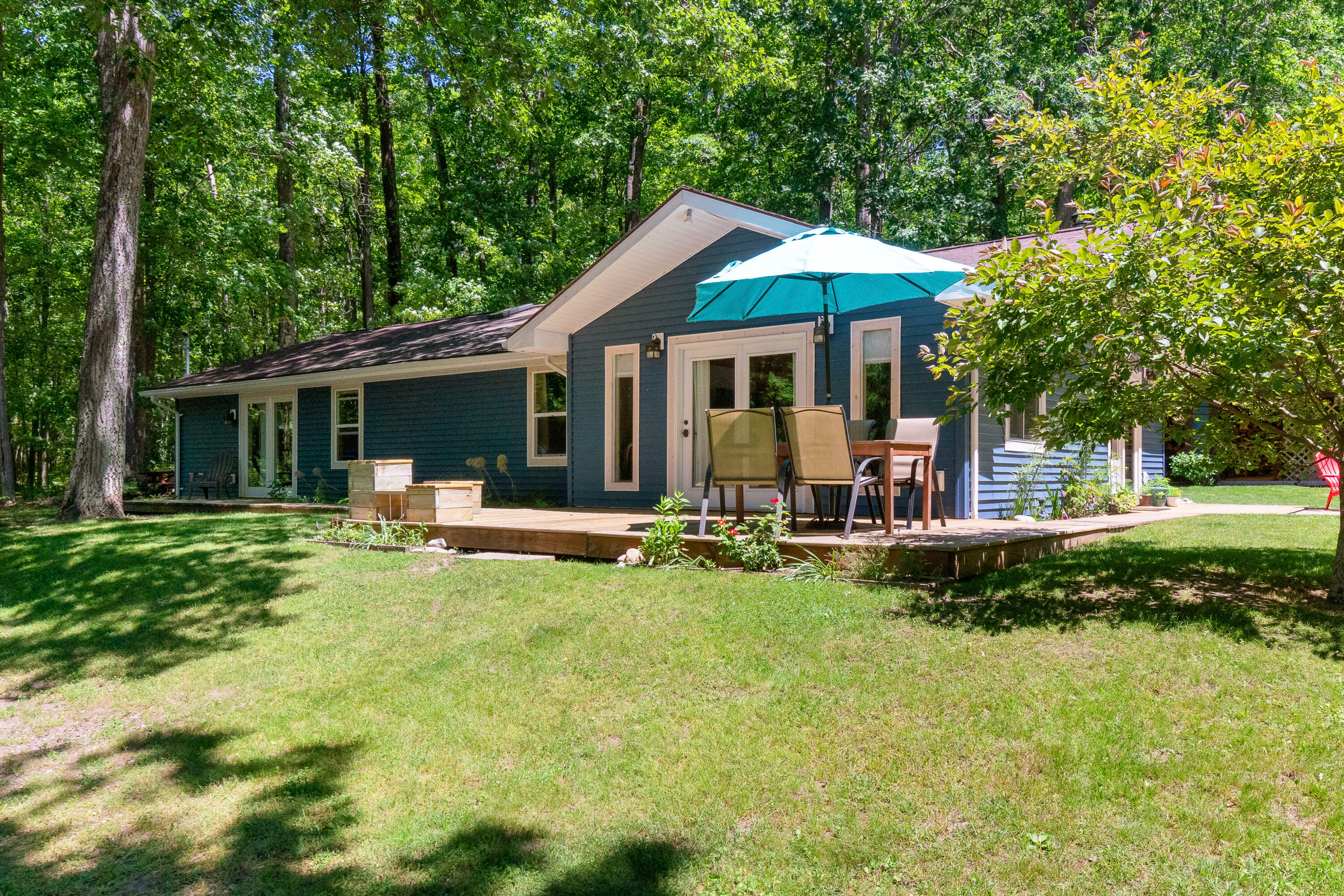 Property Photo:  1305 Shawnee Drive  MI 49749 