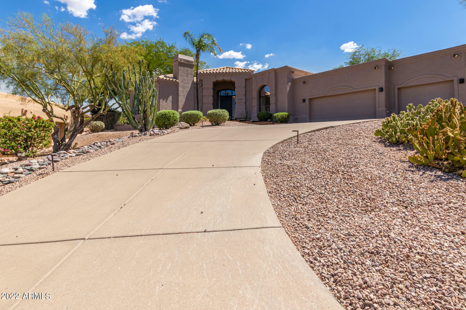 Property Photo: 15967 E Lost Hills Drive AZ 85268