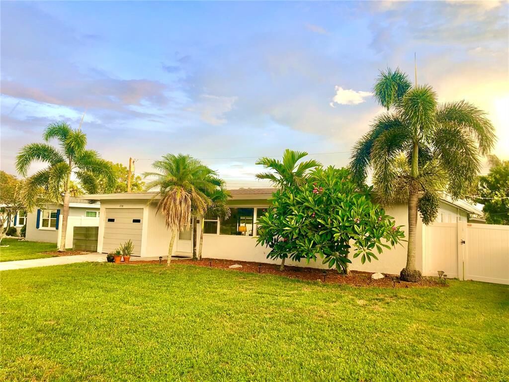Property Photo:  1730 Livingstone Street  FL 34231 