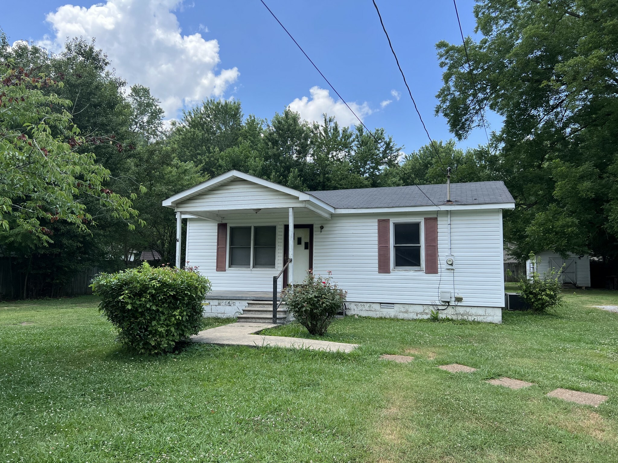 Property Photo:  715 E Grizzard St  TN 37388 