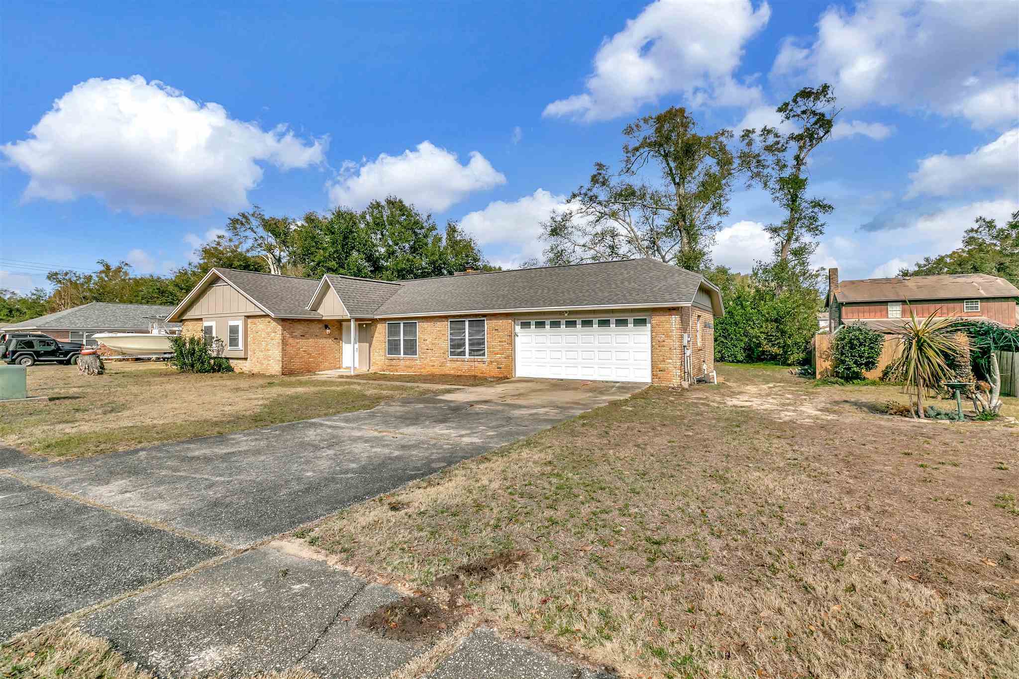 Property Photo:  6870 Stonehenge Cir  FL 32506 