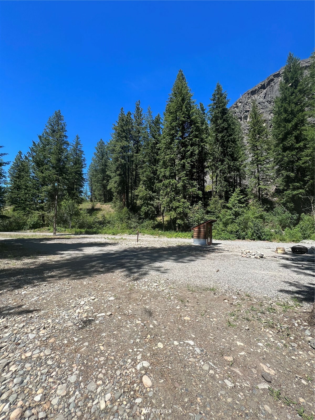 Property Photo: 18525 Highway 20 WA 98862