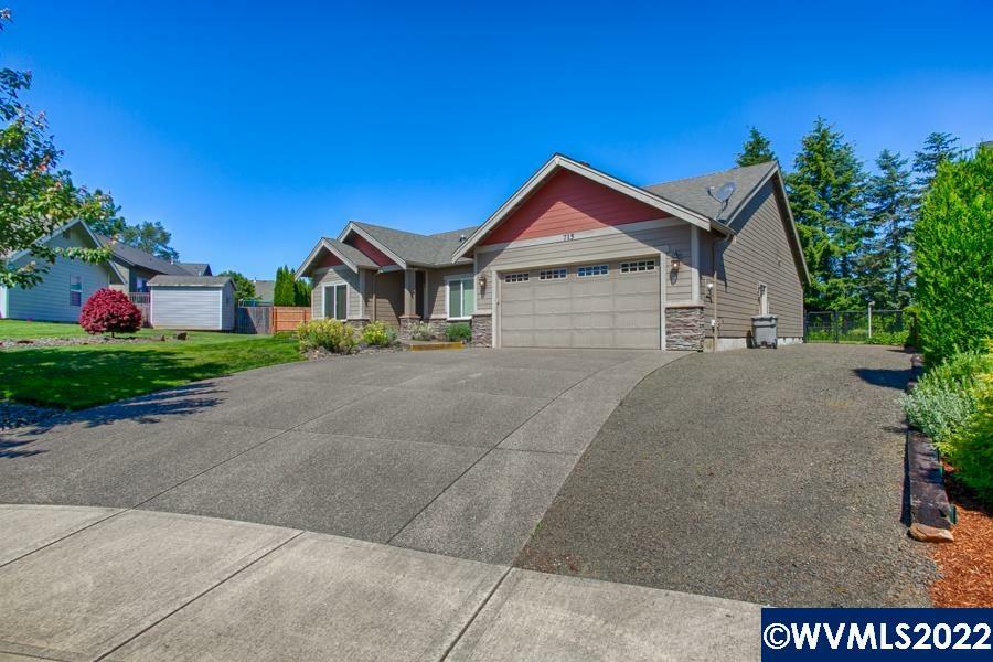 Property Photo: 715 NW Kersey Dr OR 97338-1760