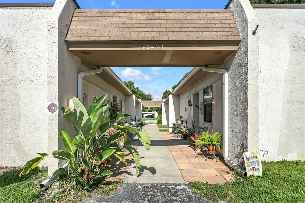 Property Photo: 1603 Mission Hills Boulevard FL 33759