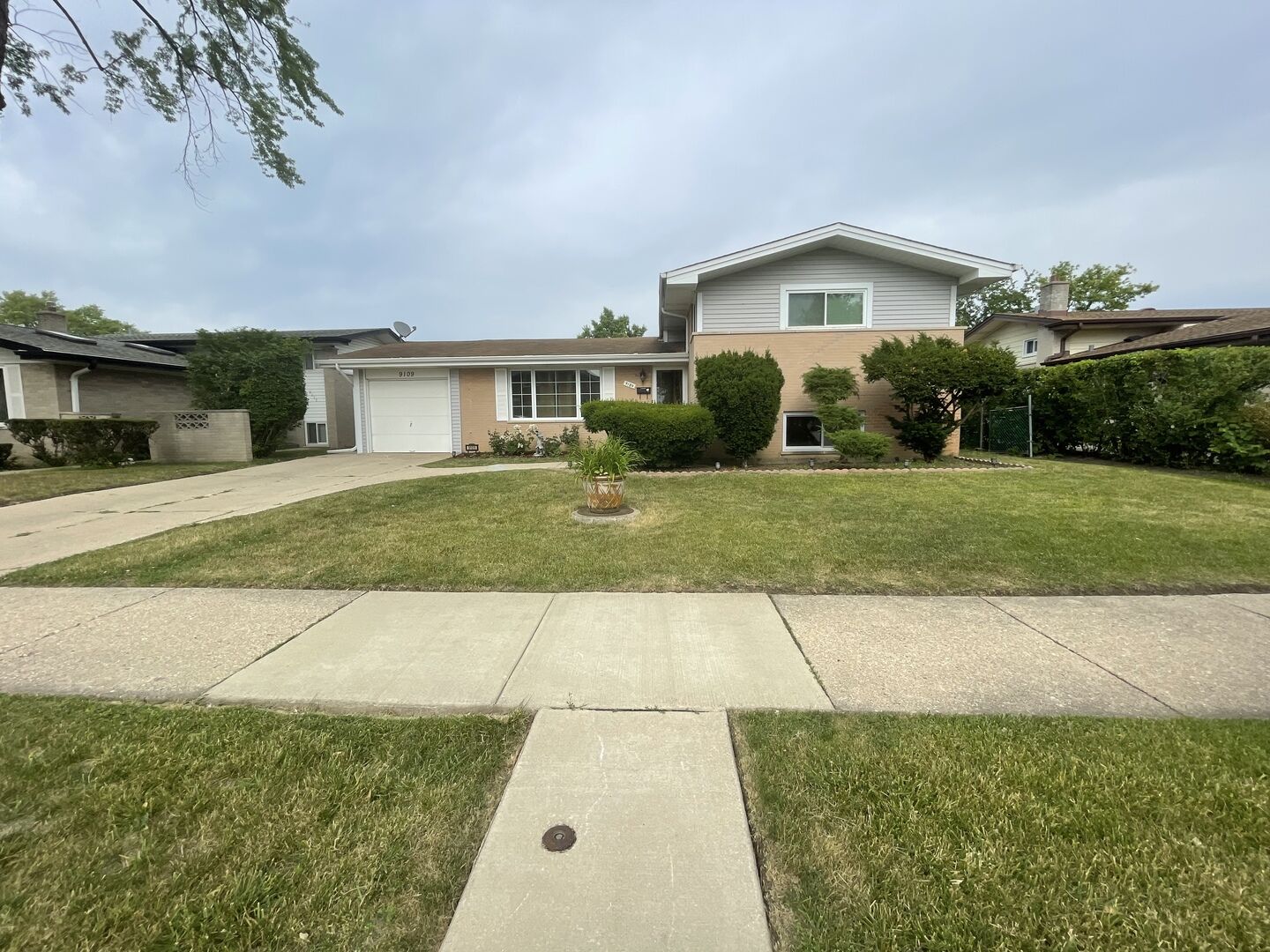 Property Photo:  9109 Oriole Avenue  IL 60053 
