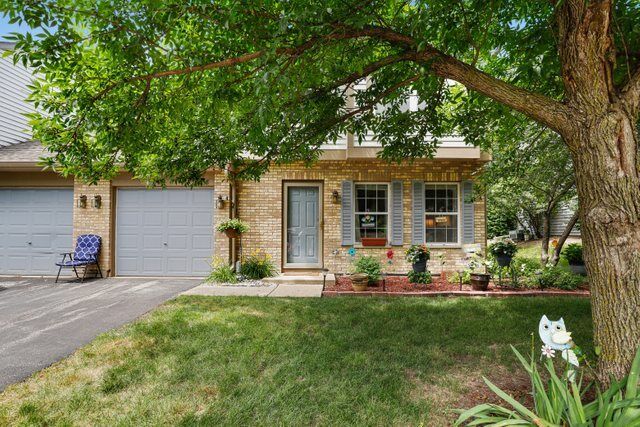 Property Photo:  1238 N Split Oak Circle  IL 60073 