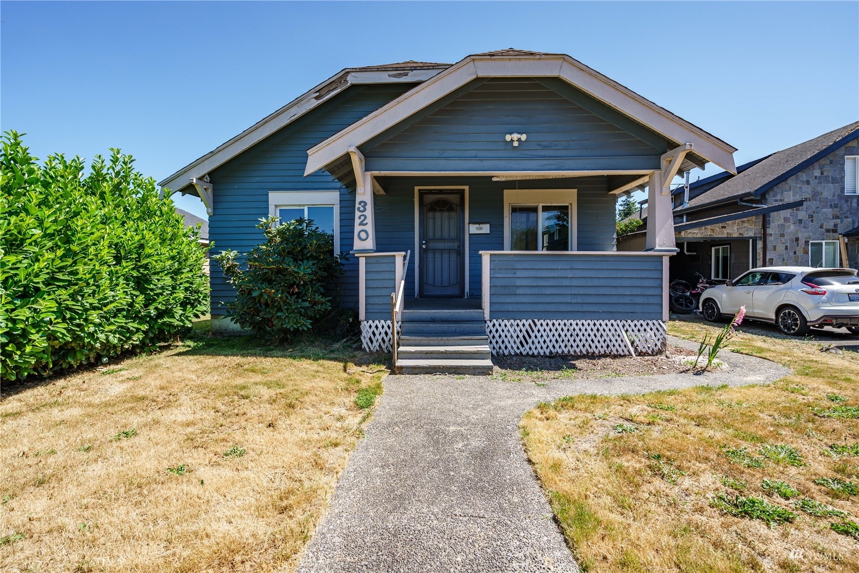 Property Photo:  320 17th Avenue  WA 98632 