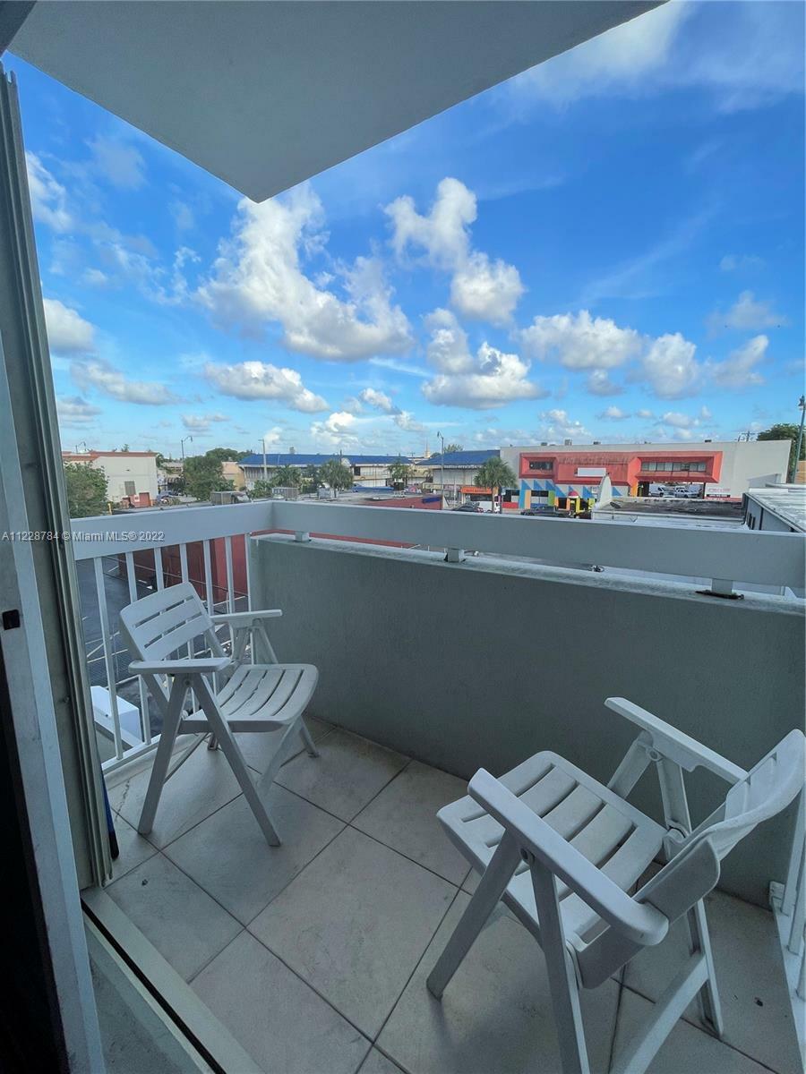 Property Photo: 2800 SW 7th St 304 FL 33135