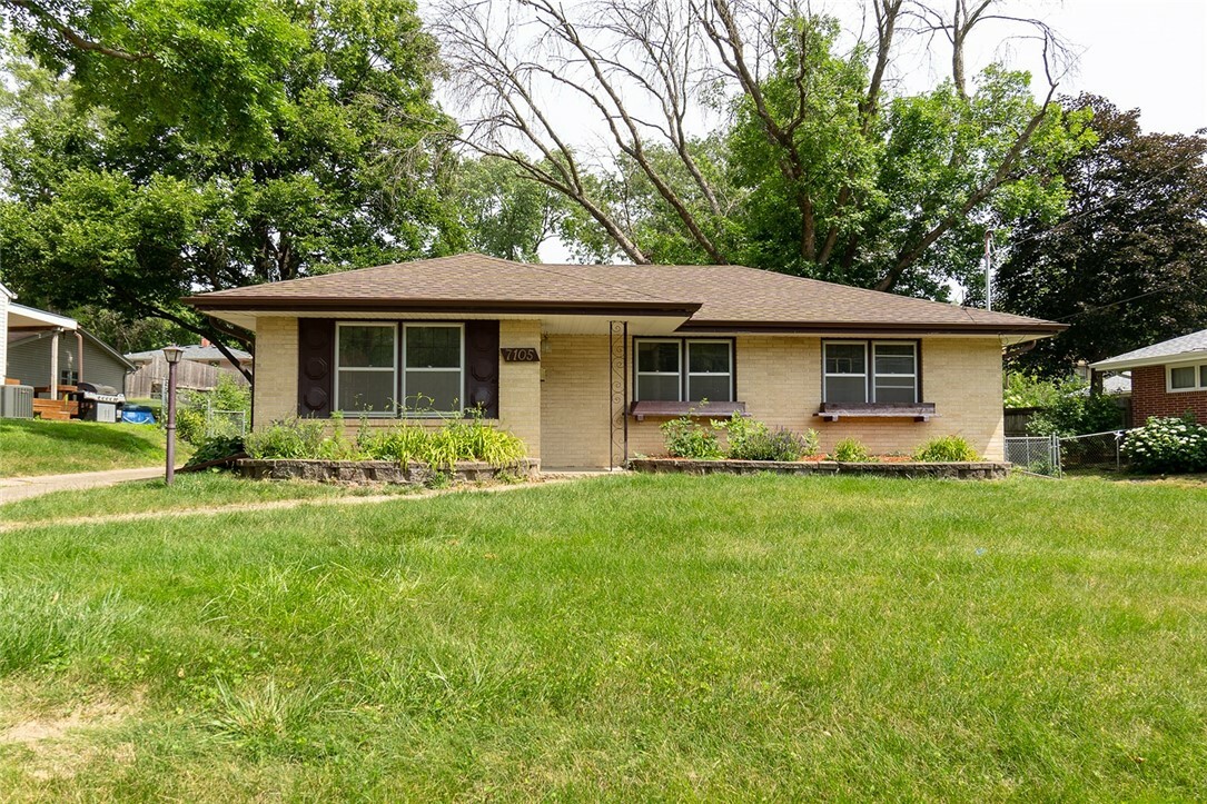 Property Photo:  7105 Maple Drive  IA 50322 