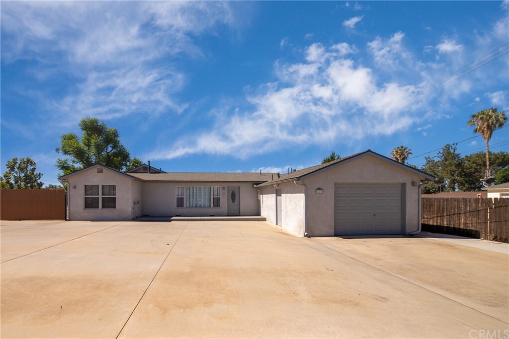 Property Photo: 325 W Avenue L CA 92320