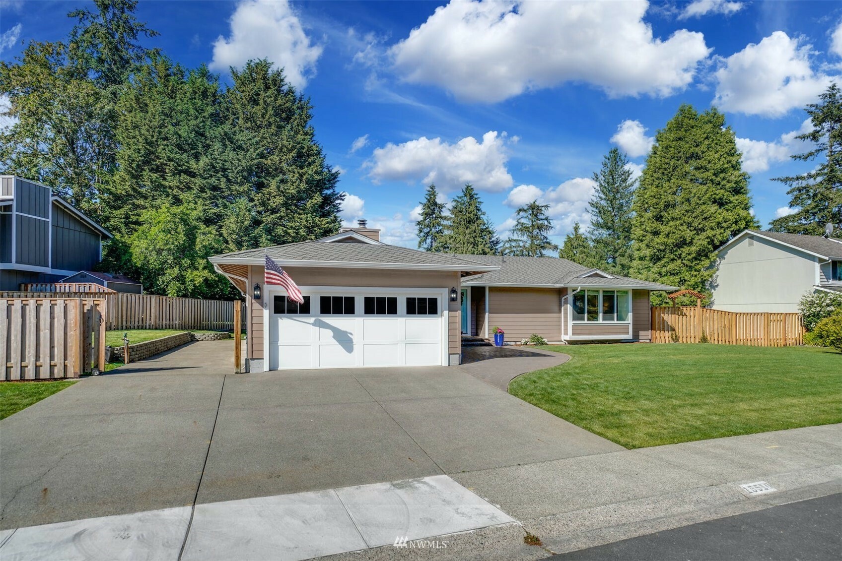 Property Photo:  15510 SE 178th Place  WA 98058 