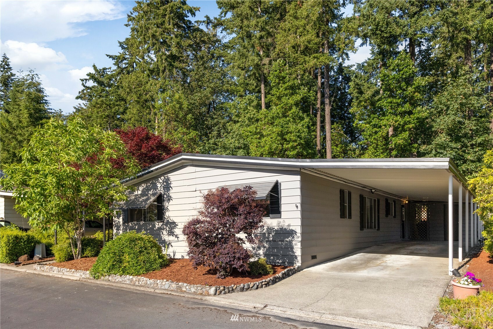 Property Photo:  201 Union Avenue SE 170  WA 98059 