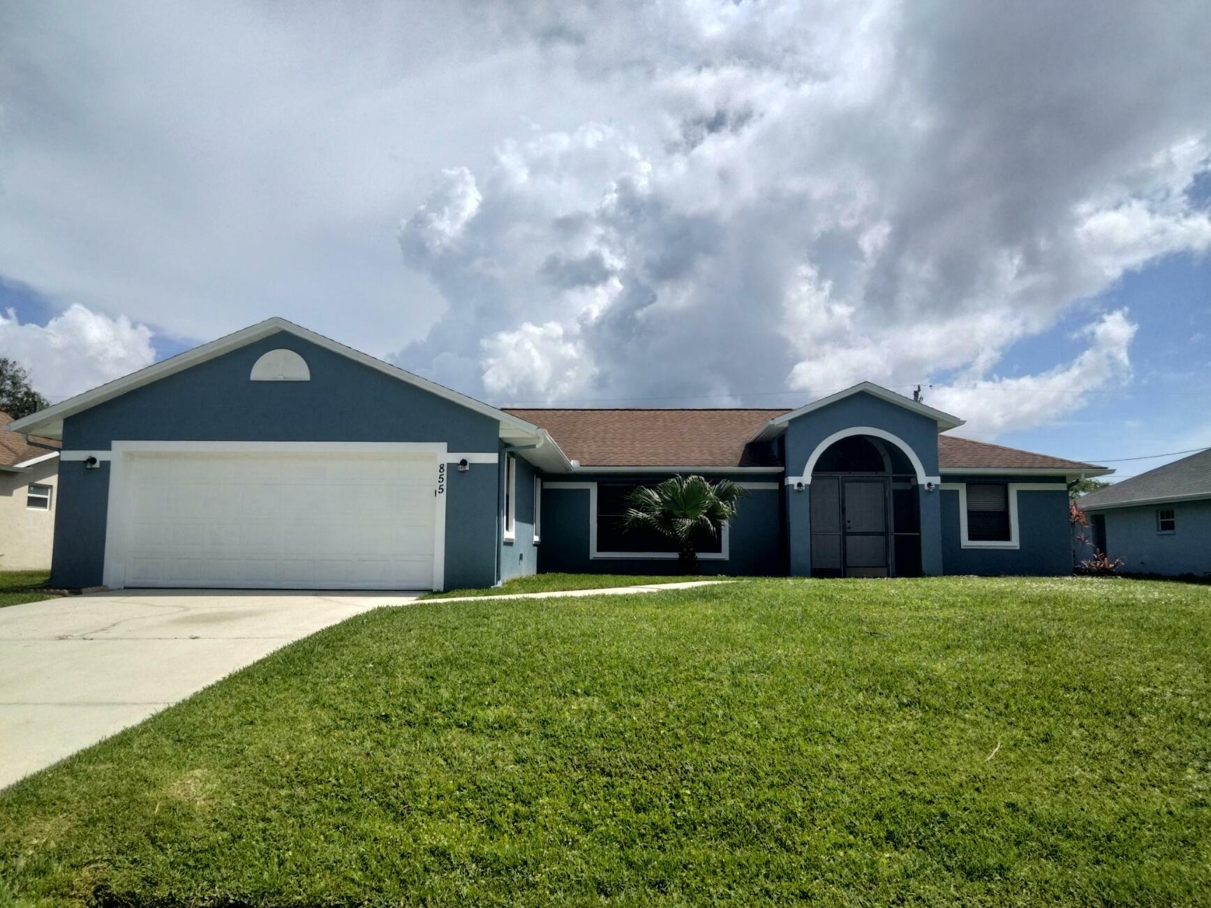 Property Photo:  855 SE Sweetbay Avenue  FL 34983 