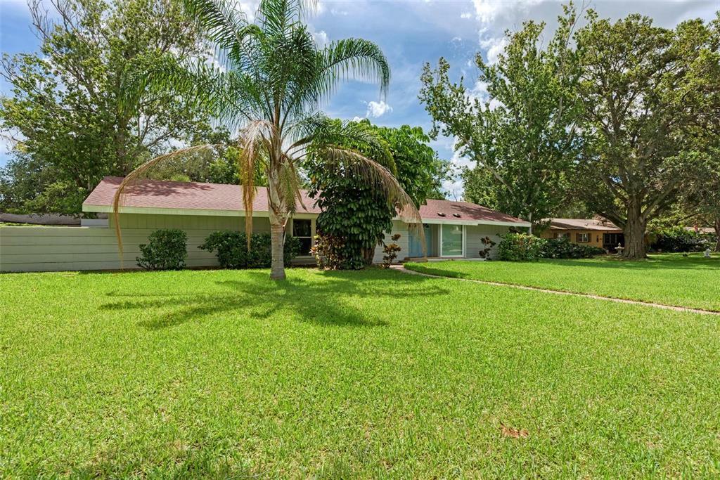 Property Photo:  1537 Oak Lane  FL 33764 