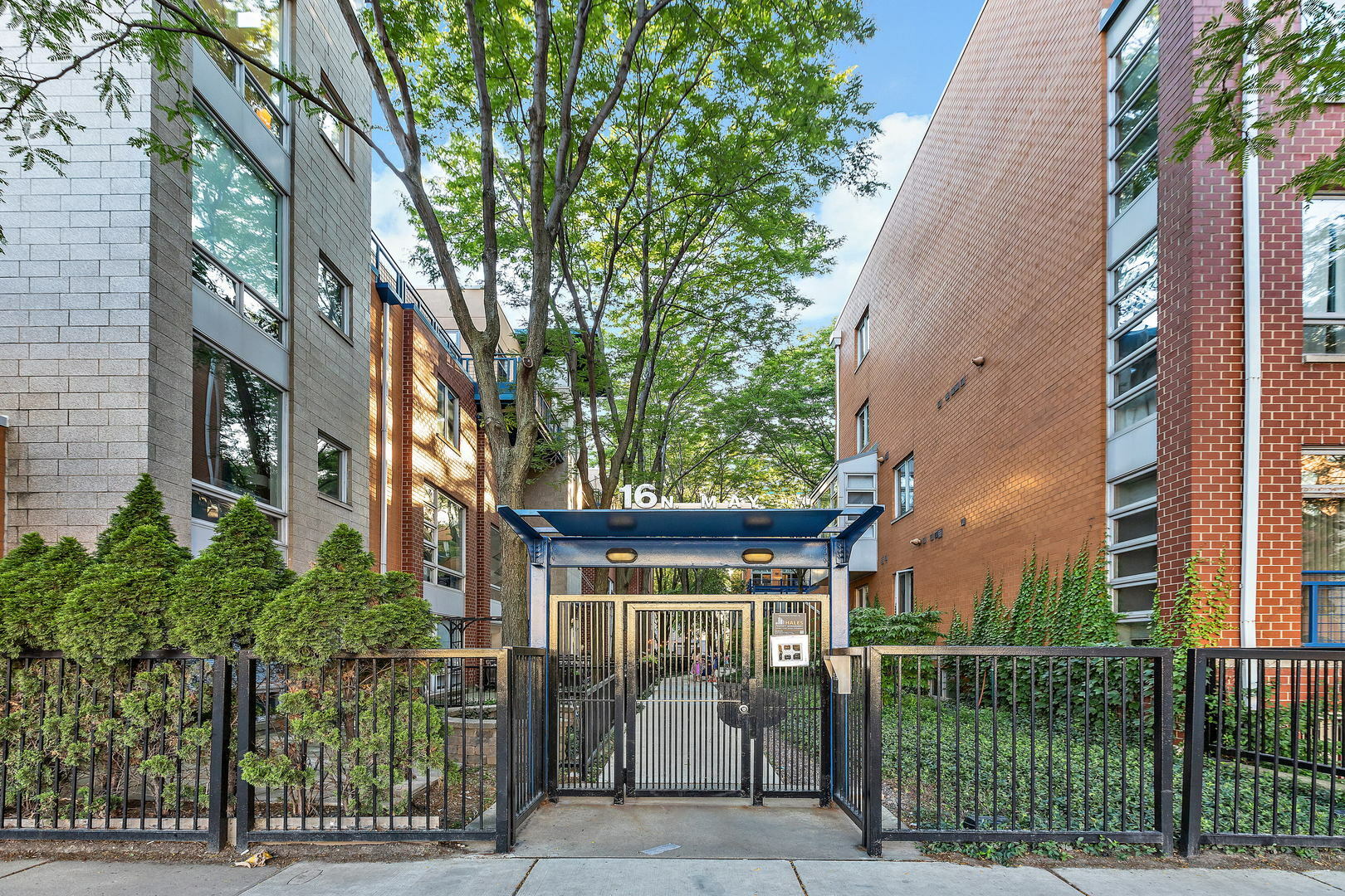 16 N May Street 544  Chicago IL 60607 photo
