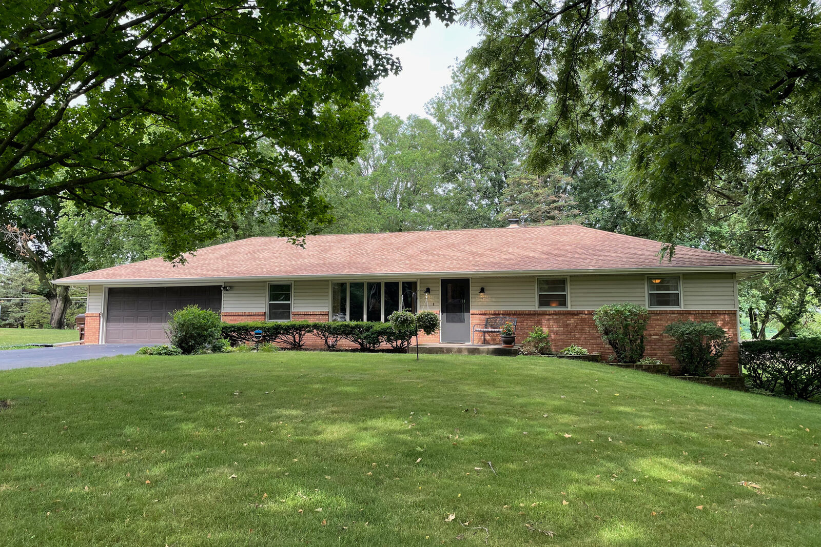 Property Photo: 3070 Dallas Road IL 61109
