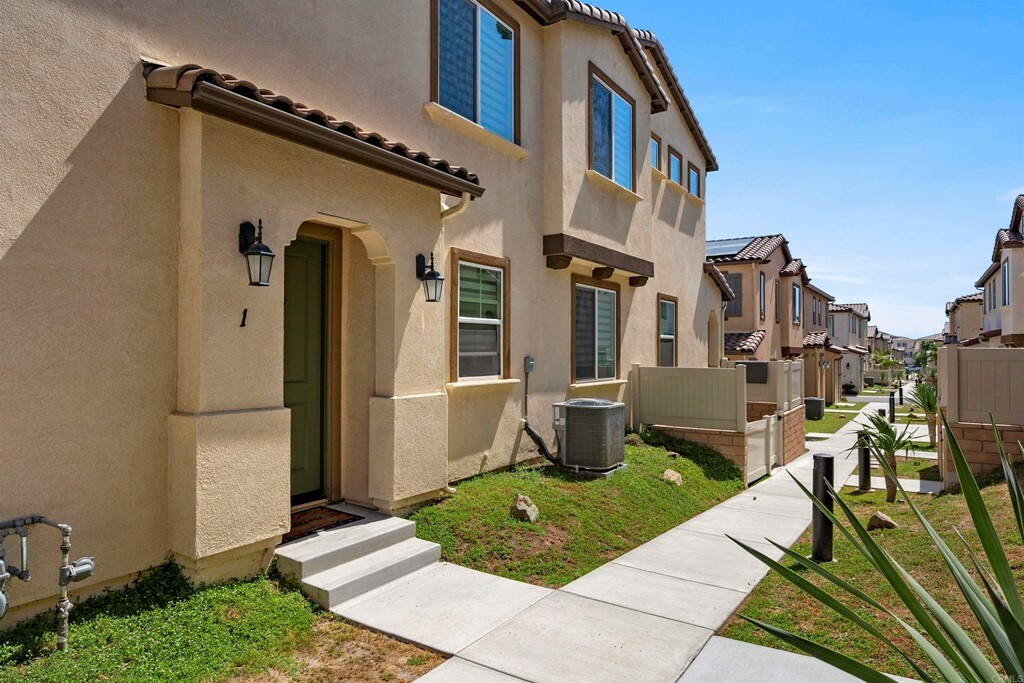 Property Photo:  1714 Presidio Pl 1  CA 91913 