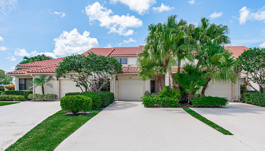 Property Photo: 884 Windermere Way FL 33418